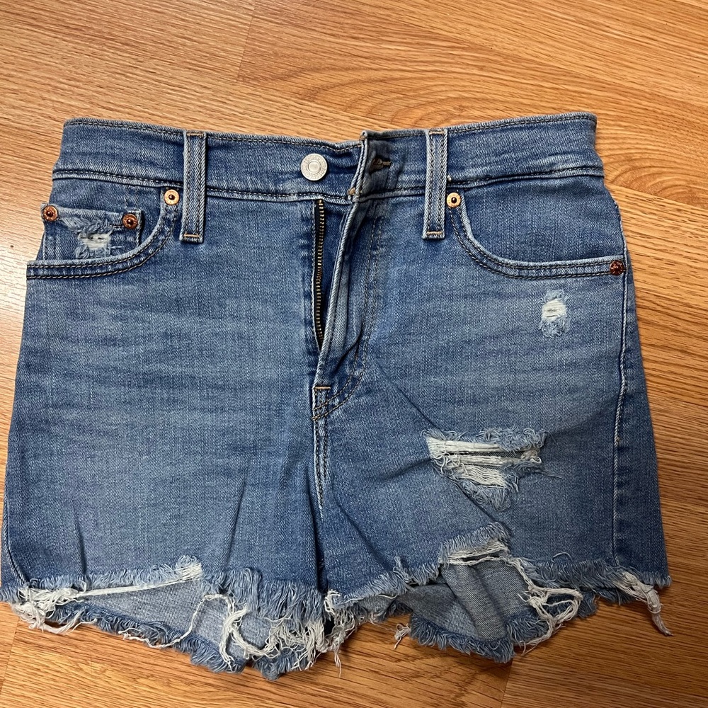Levi Strauss hi rise shorts size 26